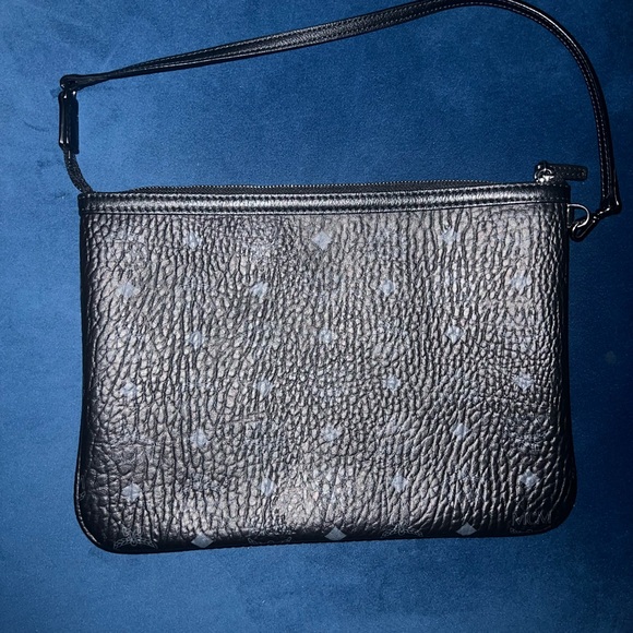 MCM Visetos Liz Shopper Tote Pouch - Picture 8 of 9